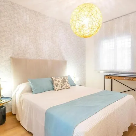 Stylish And Bright Apartment Màlaga Exterior photo